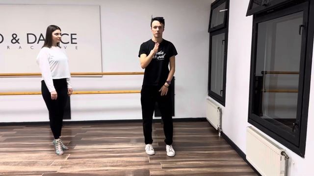 БАЧАТА Урок 5 Поворот под 2-мя руками, Олег Логинов