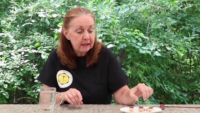 Как ухаживать за матками в клеточках? (Гвелф, Канада)