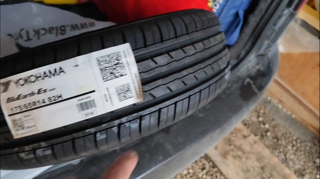 175/65 R14 Yokohama BluEarth-Es ES32 82H Лето.