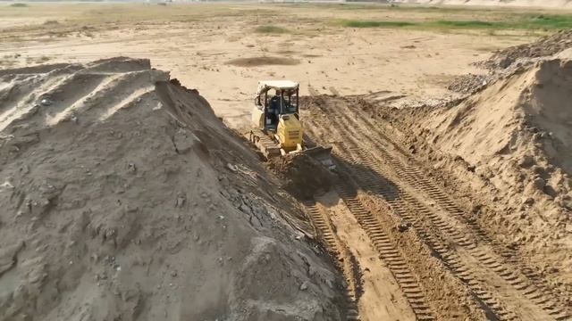 Строительство, засыпка коллектора песком , один из прошлых участков