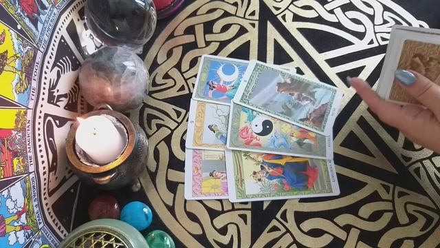 Есть ли у него интим на стороне |  таро расклад #109