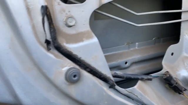 KiA Spectra КАК СНЯТЬ ЗАМОК ЗАДНЕЙ ДВЕРИ