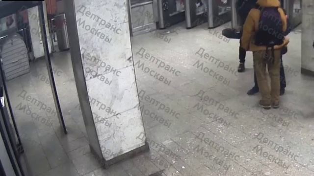 Пассажир нагло повел себя в зоне транспортной безопасности.