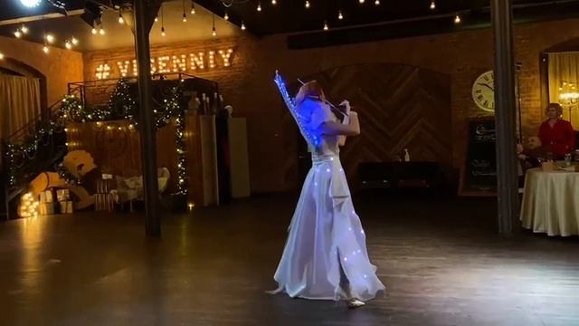 Скрипичный новогодний шоу номер «СНЕЖНАЯ КОРОЛЕВА». Лаптева Анастасия.