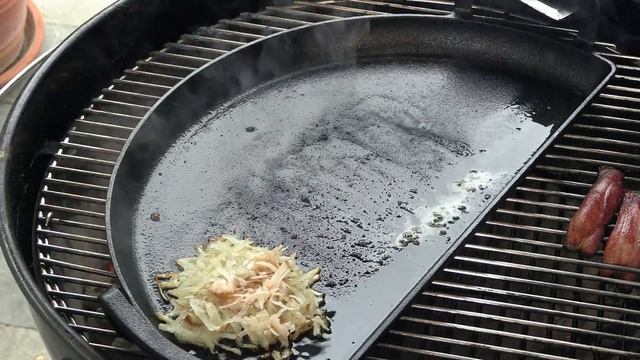 SnS Grills - The BEST Breakfast Burger Recipe On The Kettle Grill