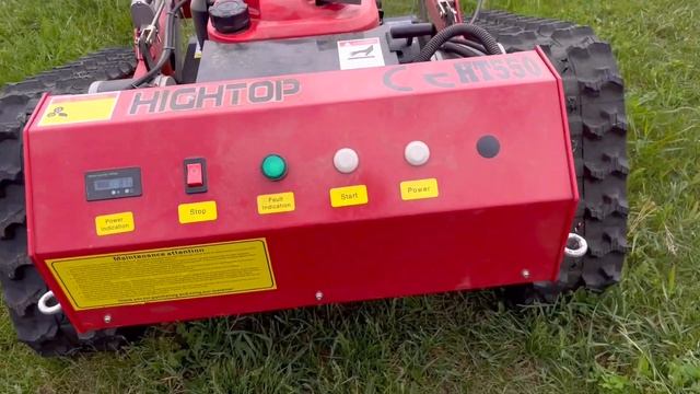 Газонокосилка на гусеницах с пультом.  RC lawn mower.