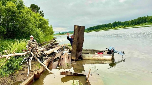 ТОННЫ МЕТАЛА В ВОДЕ. РЕЖЕМ ПОНТОН НА РЕКЕ. СОБИРАЕМ ПЕРВЫЕ ГРИБЫ
