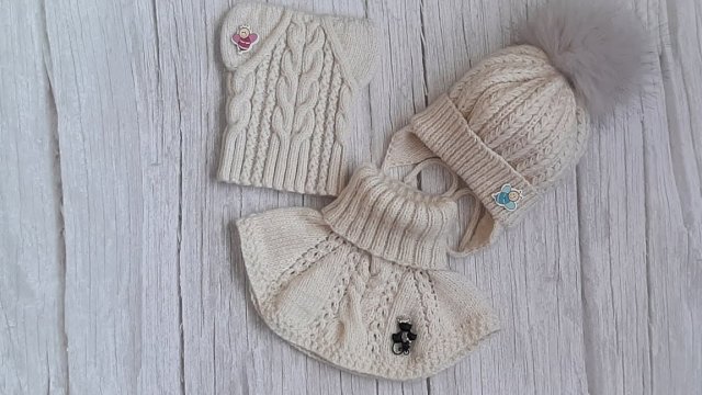 Манишка для ребёнка спицами. Мастер класс.