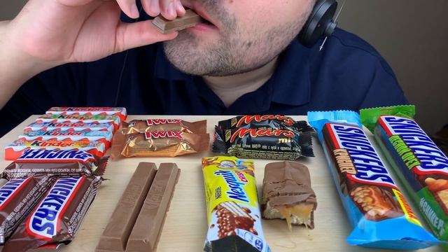 ASMR CHOCOLATE CANDY BARS *LEFTOVER CHOCOLATE* (KINDER, SNICKERS, TWIX, KITKAT, MARS) Eating Sounds