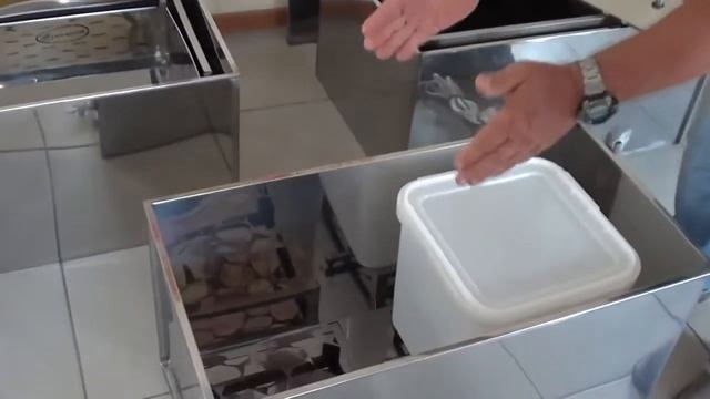 Декристаллизатор меда (роспуск меда) на два и один куботейнер