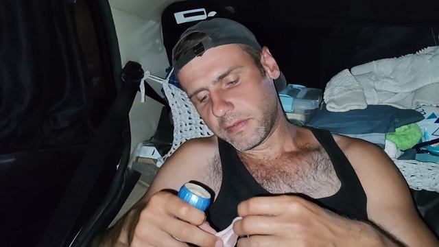Ем сырой бекон