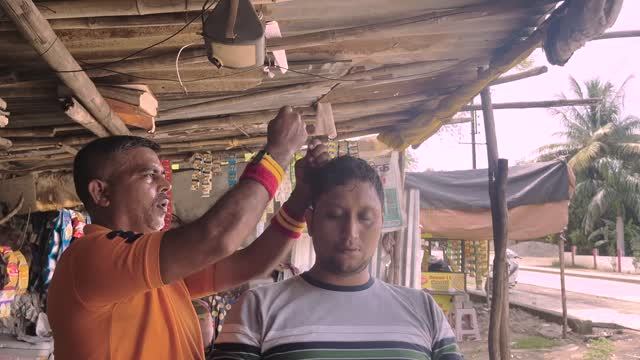 Акупрессура Индийский уличный парикмахер Массаж головы на обочине дороги | ASMR Barber