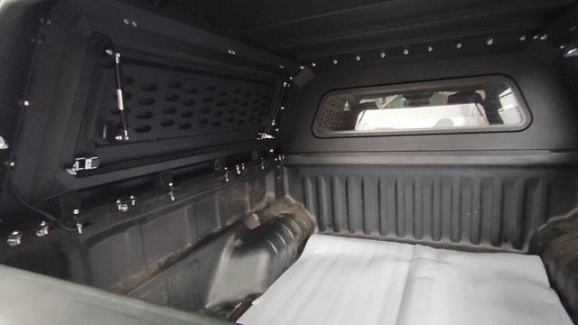 Кунг из алюминия Трехдверный два стекла для пикапа GW Poer