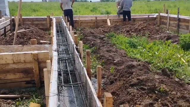 Заливка фундамента.