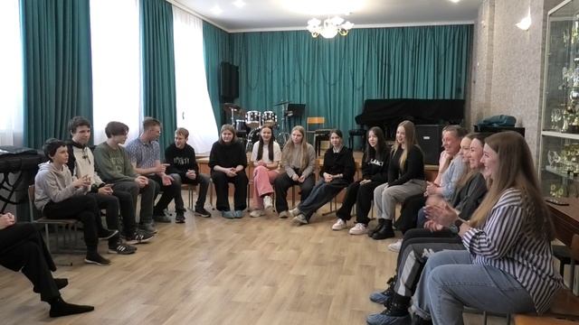 Тренинг для раскрепощения на сцене  (Жуйков Евгений, студент актерского факультета МГИК)