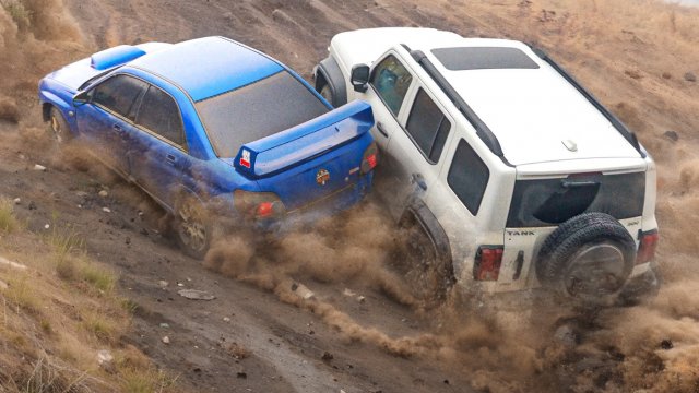 SUBARU УНИЖАЕТ ВНЕДОРОЖНИКИ. ПОСПОРИЛ с ДЖИПАМИ и лимузином HUMMER