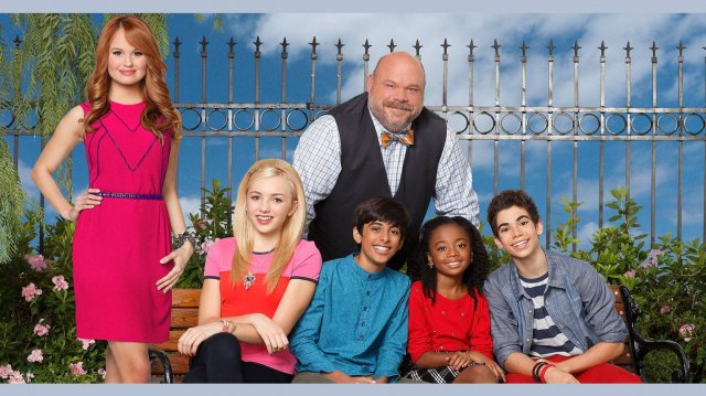 Сериал Джесси - 2 сезон 19 серия «Сумасшедшая любовь» / Jessie