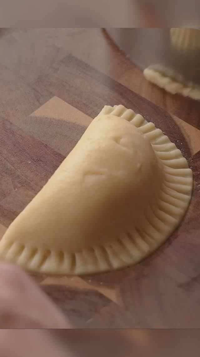 Готовим сочники с хрустящей корочкой и нежной творожной начинкой