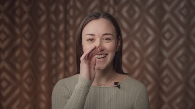 Влада Аникиевич/визитка