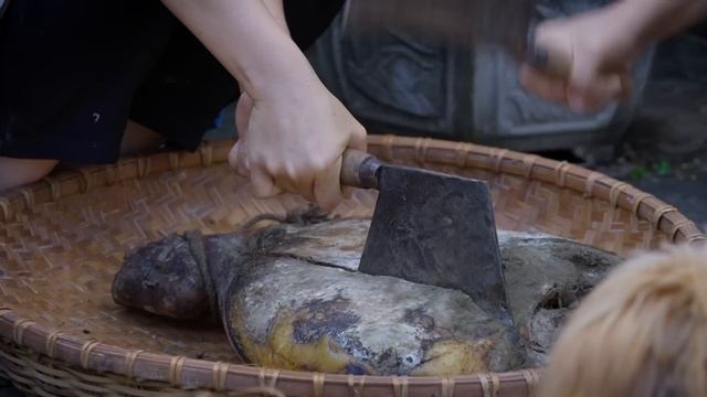 中秋,用村里长辈提供的食材,做了一个最大的月饼【滇西小哥】