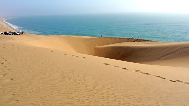 Намибия - место, где пустыня встречается с океаном.