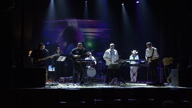 04. Money  live 2024