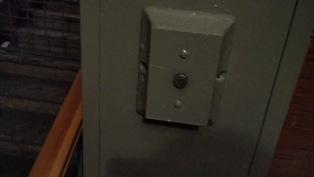 Лифт КМЗ 1980-х годов выпуска с купе завода "Мослифт" 1990-х гг.в., V=0,71 м/с, г/п 320 кг