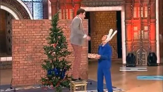 КВН\Пятигорск\Отец и сын\Часть 1 \ " Наряжают елку "