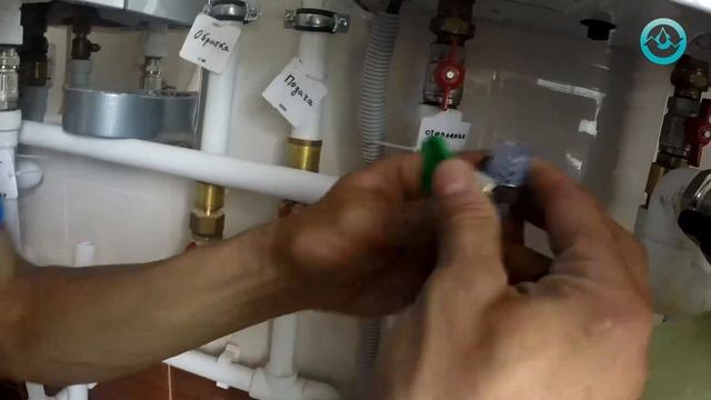 Монтаж умягчителя ГЕЙЗЕР своими руками.