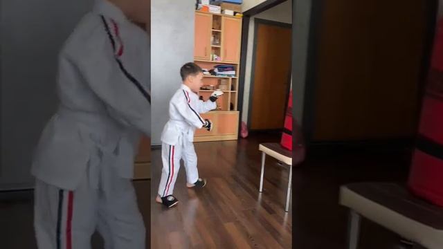 боец Дмитрий Владиславович