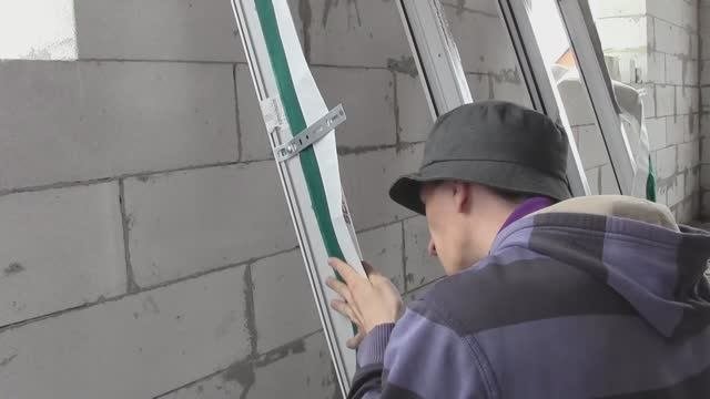 Как устанавливать пластиковые окна, гидроизоляция оконных проёмов. Постройка дома своими руками.