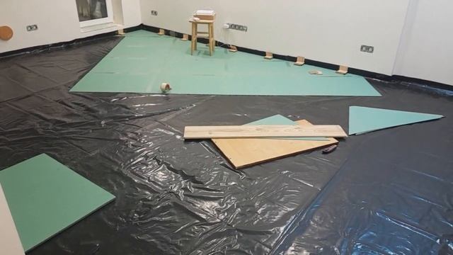 Укладка хвойной подложки под ламинат  Ошибки укладки, исправление ошибок