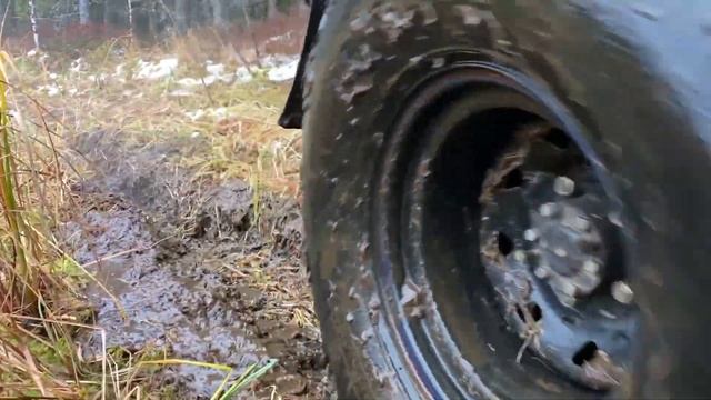 УАЗ на Irok Super Swamper 37" по болотам на понижайке 3.3