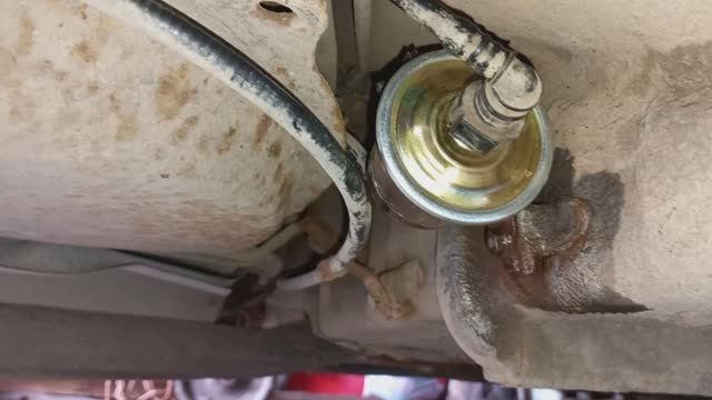 Замена топливного фильтра в автомобиле BYD F3 (Toyota Corolla E120) 2011г