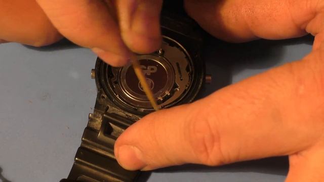 Замена батарейки на часах casio g-shock 5600e