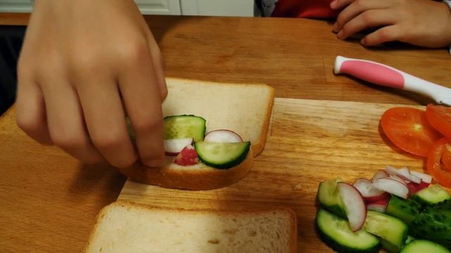 Человек-паук и Железный человек в шоу: Я готовлю лучше
