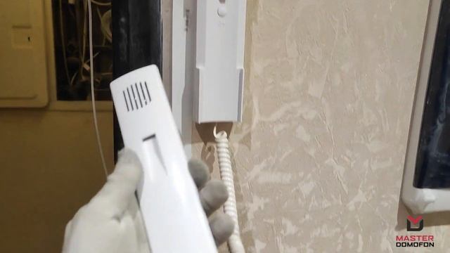 Установка трубки домофона Цифрал КМ-2НО в квартире. Монтаж трубки домофона CYFRAL КМ-2НО.