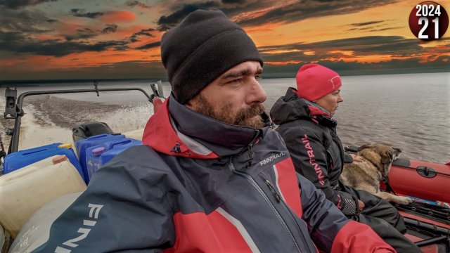 Ночью по реке Обь. НИКОГДА такого не делай. 600 км за 1 день. Пройдено за маршрут 3400 км. 21с