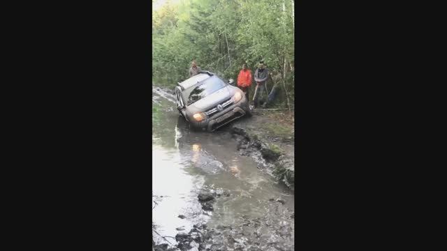 Рено Дастер на бездорожье.