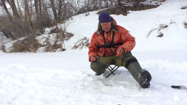 Рыбалка в марте на речке очередная !