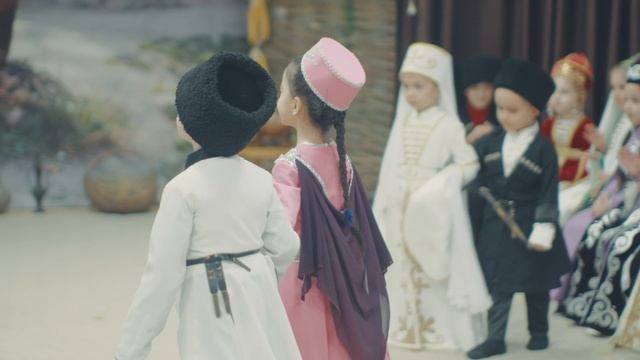 Мафiэщхьэджэд. Зэiущiэр иригъэкiуэкiащ Къэшэж Фатiимэ. Сабий сад №78  . Нальчик къалэ. (Навруз)