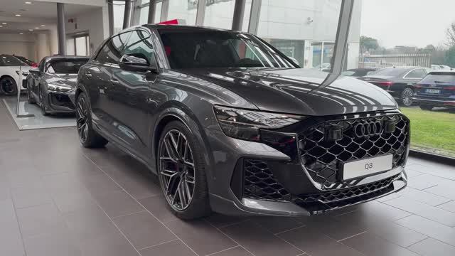 Audi RS Q8 2025 - Интерьер и Экстерьер
