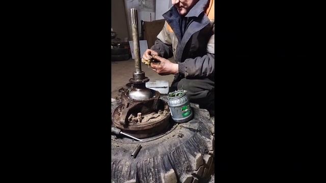 Ремонт поворотный кулак 👊 УАЗ 469. и ревизия ступицы.