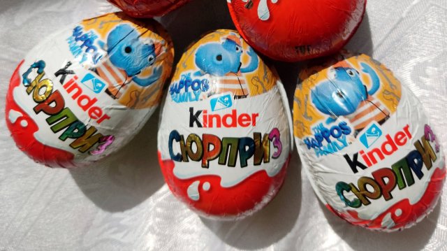 Распаковка Kinder Surprise - THE HAPPOS FAMILY