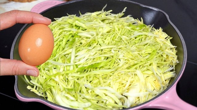 Невероятно Вкусный Рецепт из Капусты на Ужин! ЖАРЕНАЯ КАПУСТА С ЯЙЦОМ по-азиатски.