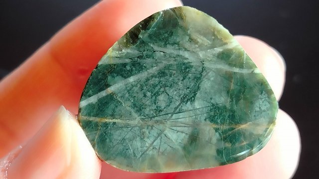 Распил камня на распиловочном станке Ювинстр.