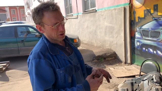 Демонтаж бака и замена топливного насоса Volvo s80 с мотором 3,2.