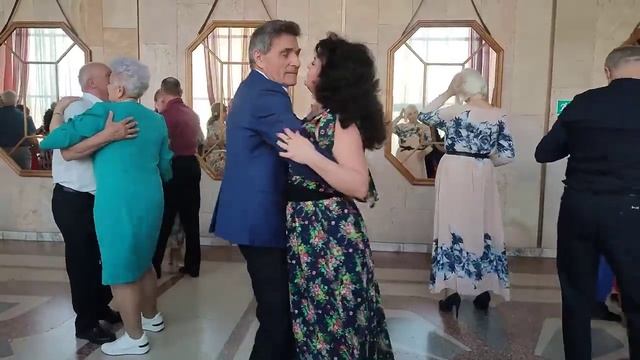 Одинокая ветка сирени..... 16.04.23.