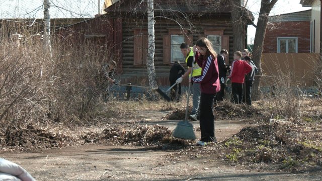 В Бузулуке проходят масштабные субботники