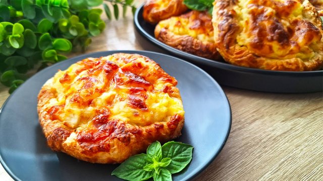 Как приготовить идеальные слоеные пироги с картошкой и курицей_ Просто и очень вкусно!